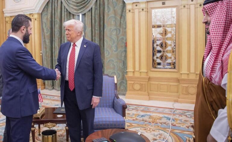 Trump se reúne con Al Sharaa, el presidente de Siria, antiguo prisionero de EEUU en Irak