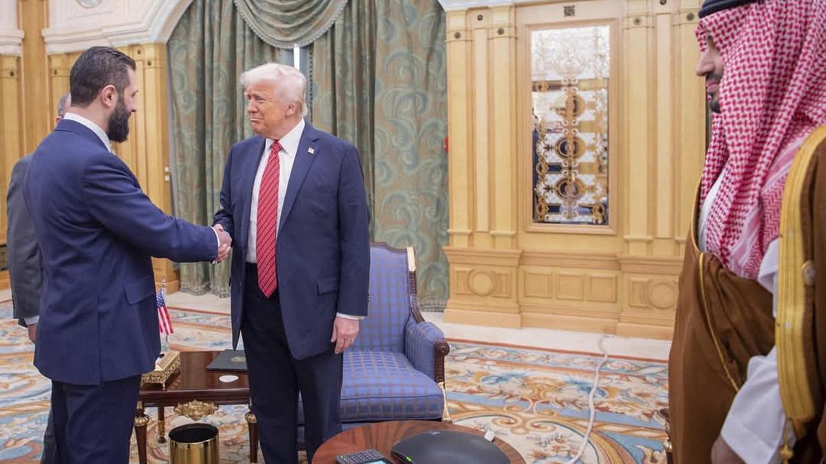Trump se reúne con Al Sharaa, el presidente de Siria, antiguo prisionero de EEUU en Irak