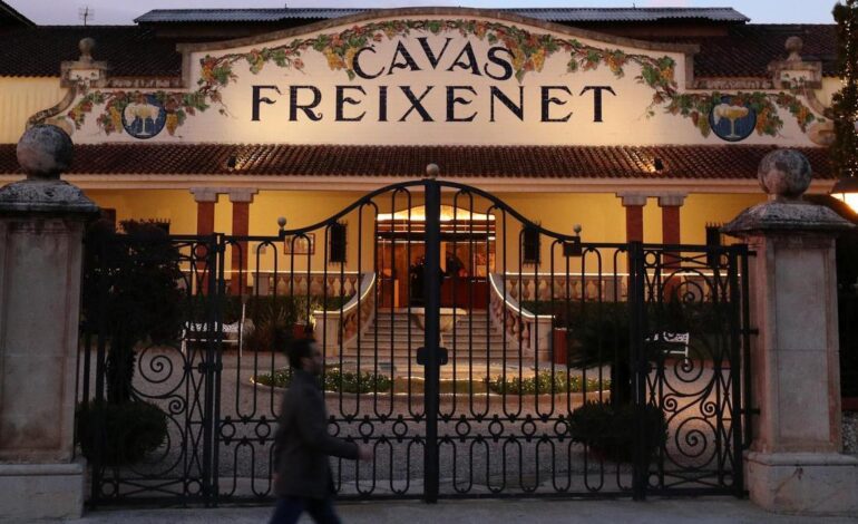 La plantilla de Freixenet acusa a la empresa de trampear con uno de sus cavas para abaratar costes