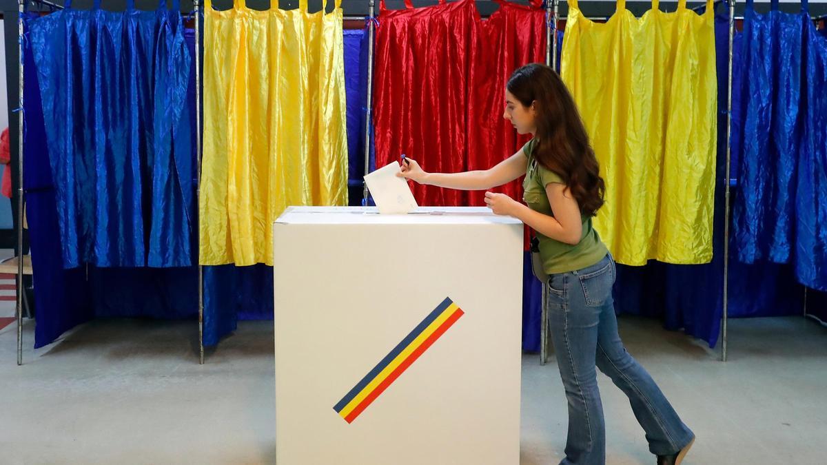 El europeísta Nicusor Dan gana las elecciones presidenciales de Rumanía, según los primeros resultados provisionales