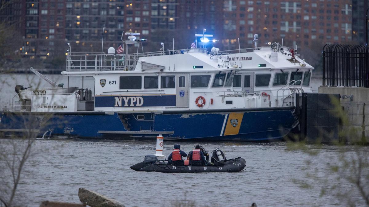 El helicóptero estrellado con españoles en Nueva York no tenía registros de vídeo ni de audio