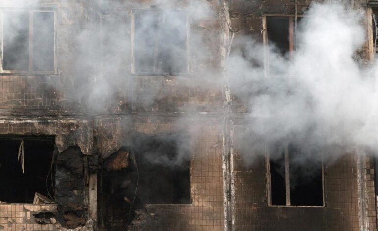 Al menos ocho muertos y una decena de heridos en un ataque ruso a gran escala sobre Kiev y otras ciudades