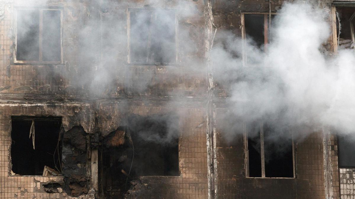 Al menos ocho muertos y una decena de heridos en un ataque ruso a gran escala sobre Kiev y otras ciudades