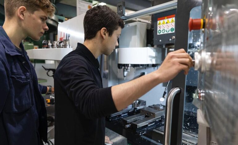La FP se convierte en la vía más directa al empleo que demandan las empresas