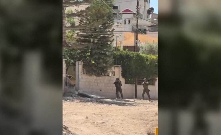 Un diplomático español entre la delegación atacada por Israel en Cisjordania