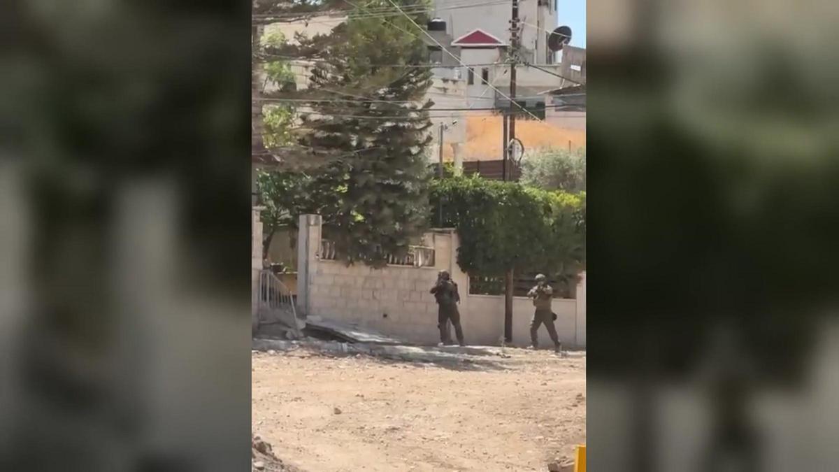 Un diplomático español entre la delegación atacada por Israel en Cisjordania