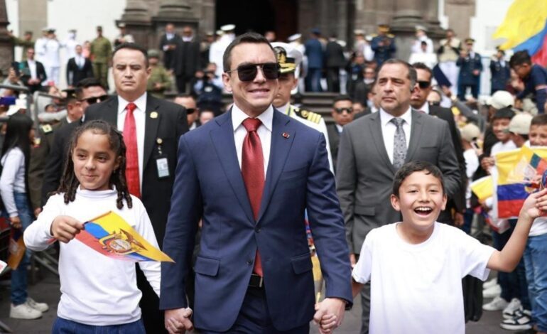 Daniel Noboa inicia su segundo mandato con las viejas promesas de prosperidad y un combate eficaz contra el delito