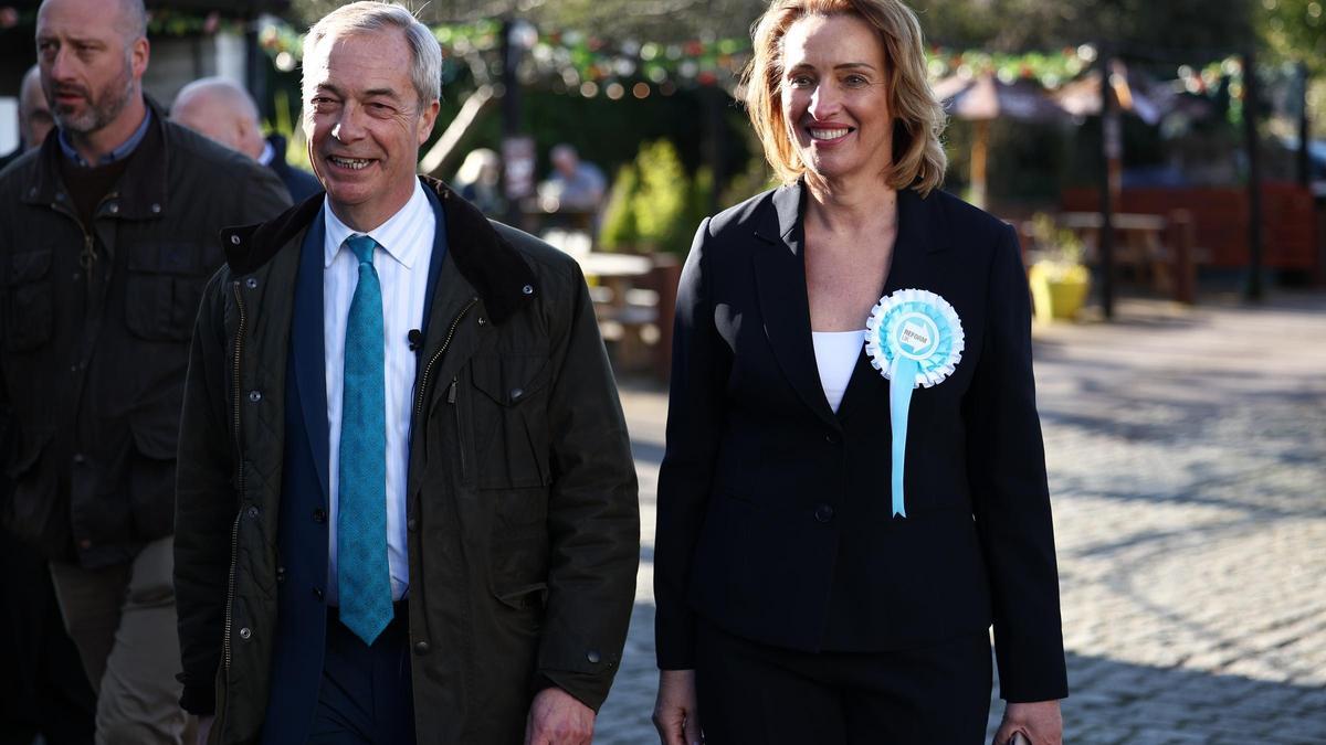 El partido populista Reform de Farage arrebata al Laborismo un escaño parlamentario en las elecciones locales de Inglaterra