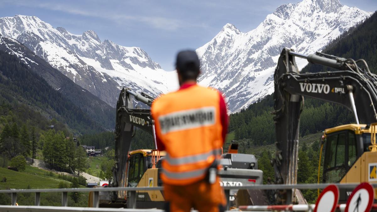 Ordenan evacuar un pueblo suizo por el posible derrumbe de un millón de metros cúbicos de rocas