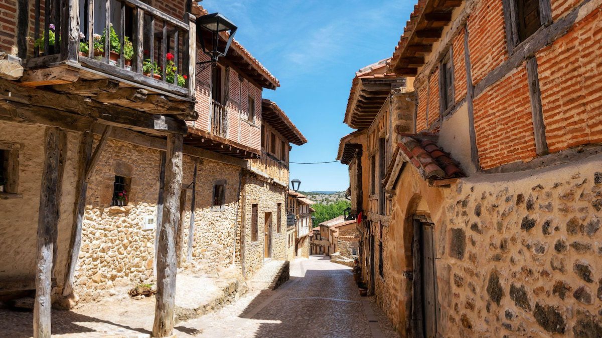 El pueblo medieval más bonito de Soria que parece atrapado en la Edad Media