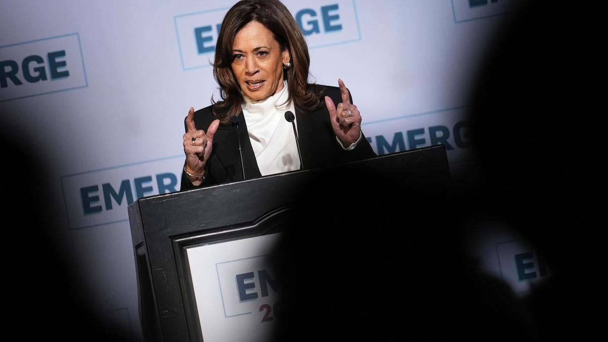 Kamala Harris reaparece y alerta de que EEUU está al borde de una «crisis constitucional»