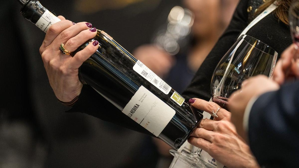 Los cambios de hábitos y las malas cosechas abocan al sector del vino a una crisis mundial