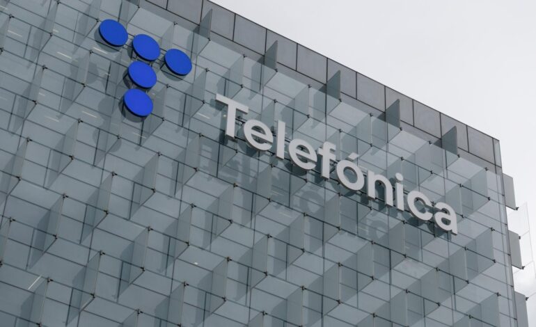 Telefónica alivia sus niveles de sobrecompra y se enfrenta a la resistencia de los 4,40 euros