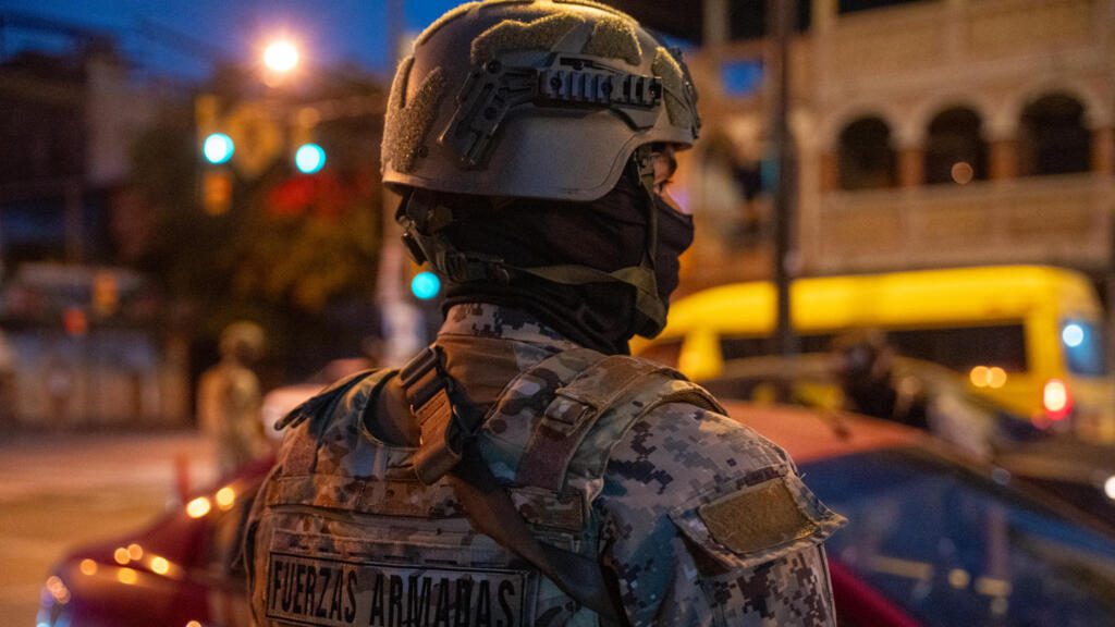 Ecuador: once militares muertos en combate con disidentes de las FARC en la Amazonía