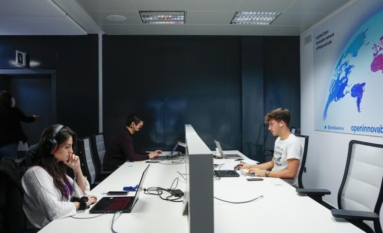 ¿Cuáles son los estudios con más salidas profesionales y mejor sueldo en España?