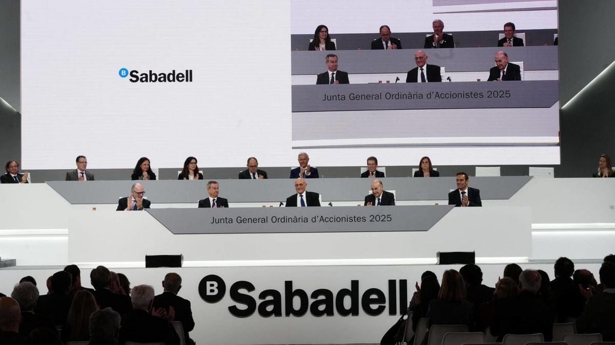Noche de ‘shock’ y decepción en el Banc Sabadell