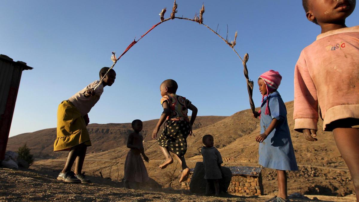 «Pánico» a retroceder una década en la lucha contra el VIH en África tras el fin de las ayudas de EEUU