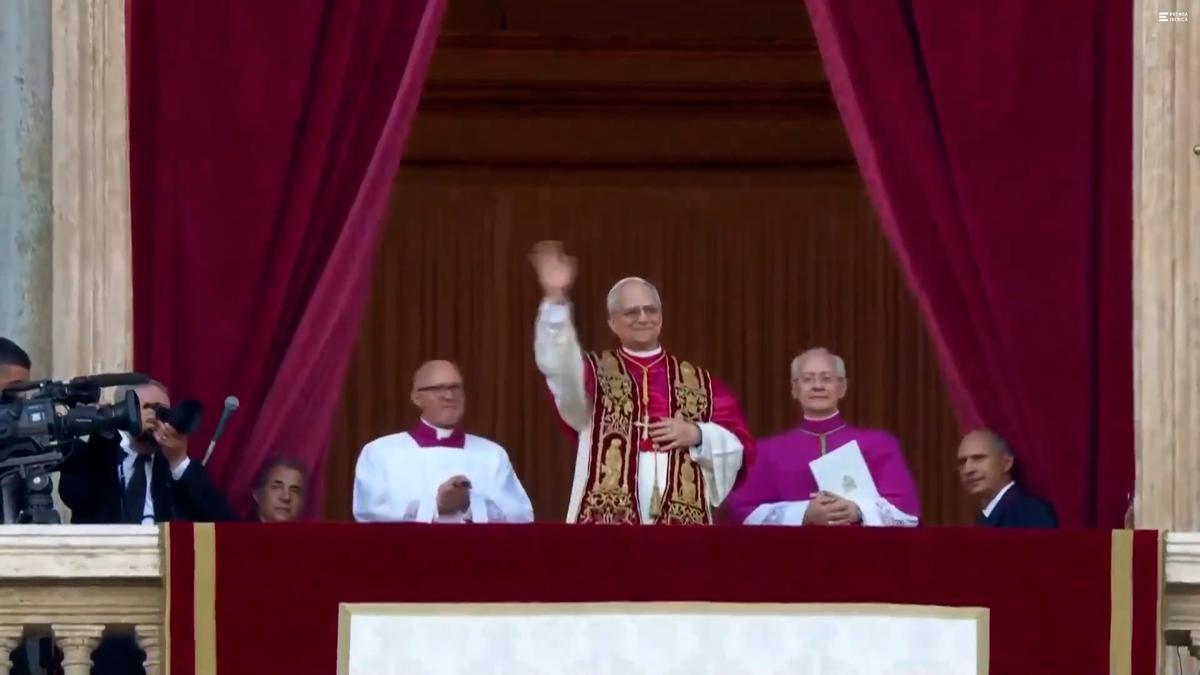 VIDEO NUEVO PAPA | Así ha salido el nuevo papa León XIV tras ser elegido en cónclave