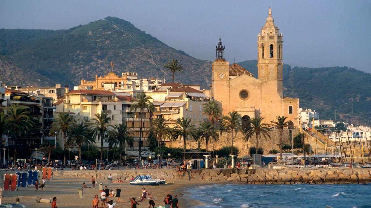la localidad catalana con la playa más bonita según la inteligencia artificial