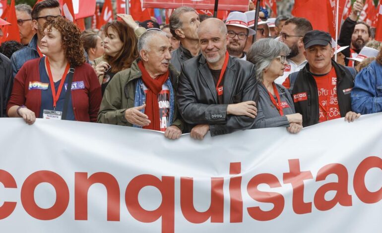 Los sindicatos exigen la rebaja de la jornada el 1 de Mayo porque no aprobarla sería «un fraude a la democracia»