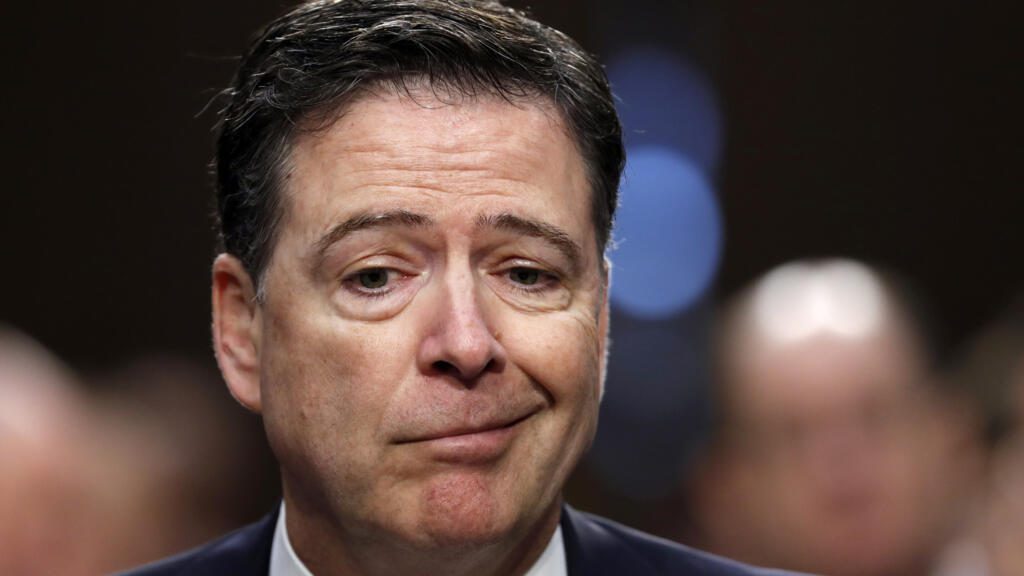 ¿Amenazó el exdirector del FBI a Trump con una foto de conchas marinas?