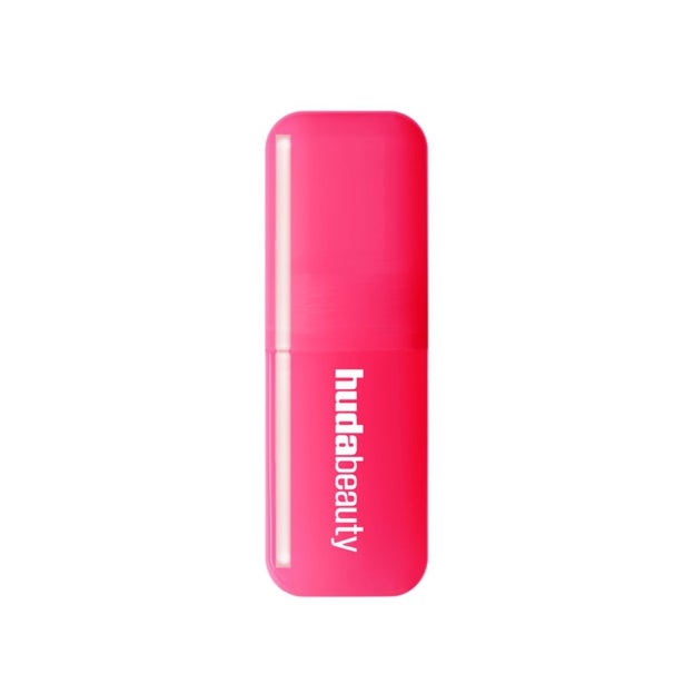 Blush Liquid Filter Blush of Huda Beauty.