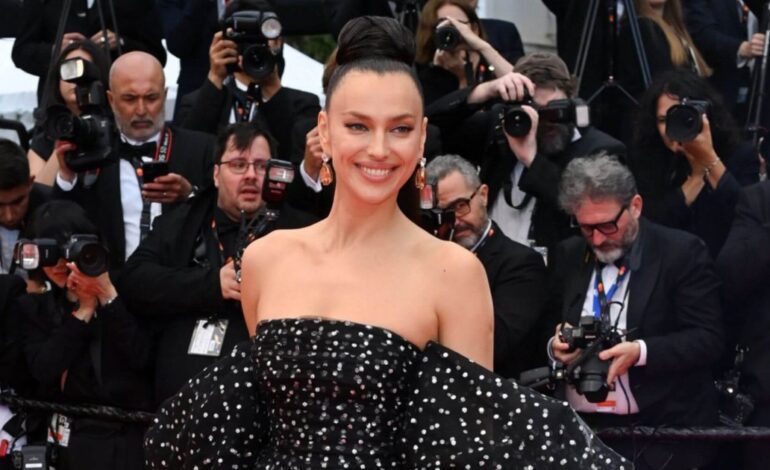 Irina Shayk reinventa el moño japonés en Cannes y lo convierte en el mejor peinado de las invitadas más elegantes