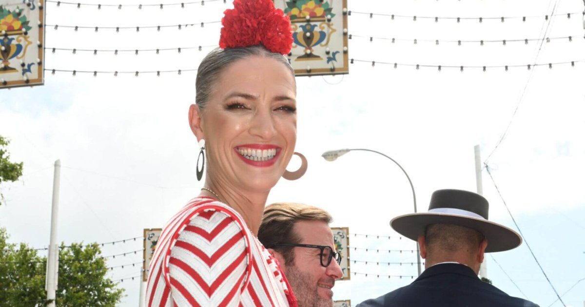 Cómo lograr el elegante peinado efecto ‘lifting’ de Laura Sánchez en la Feria de Abril