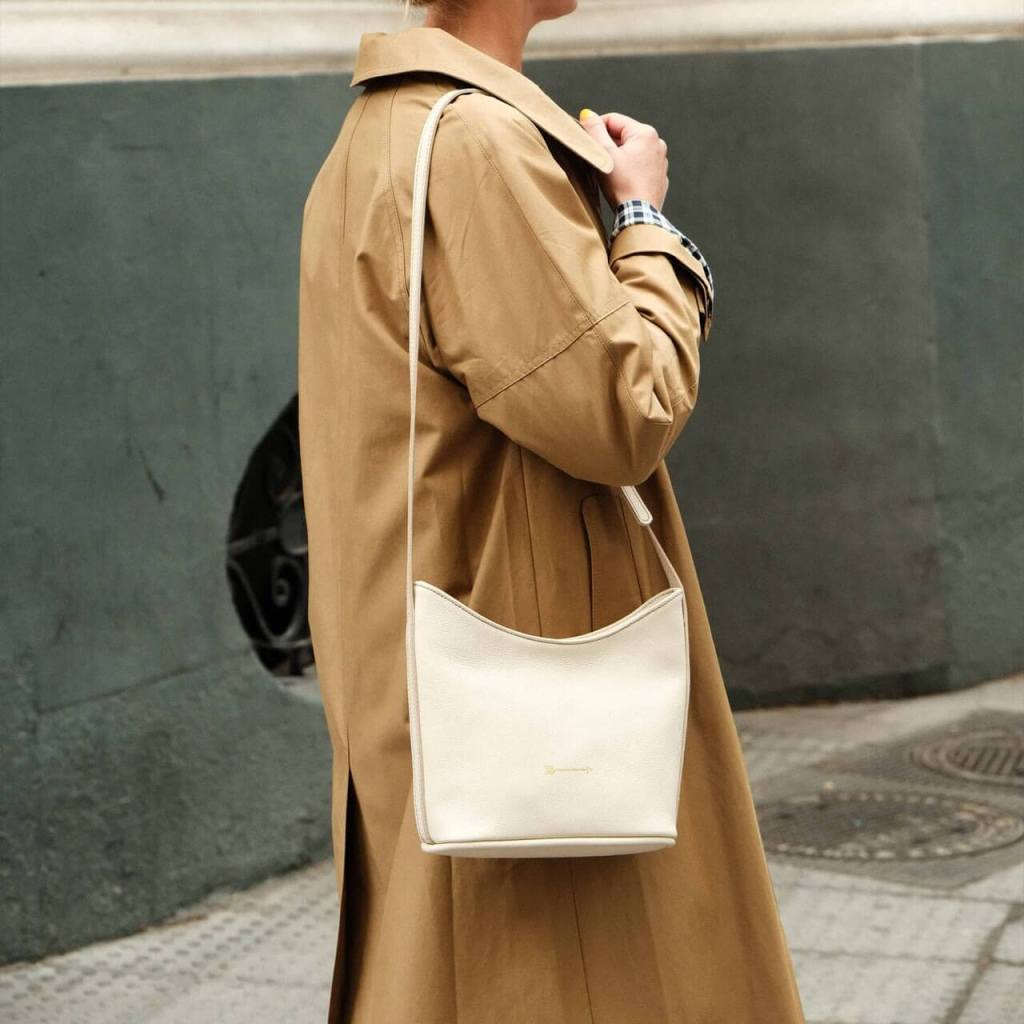 No es francés, está en la parte inferior de la biscasse: la firma de las bolsas con una flecha que barre (y para la que se alinean)