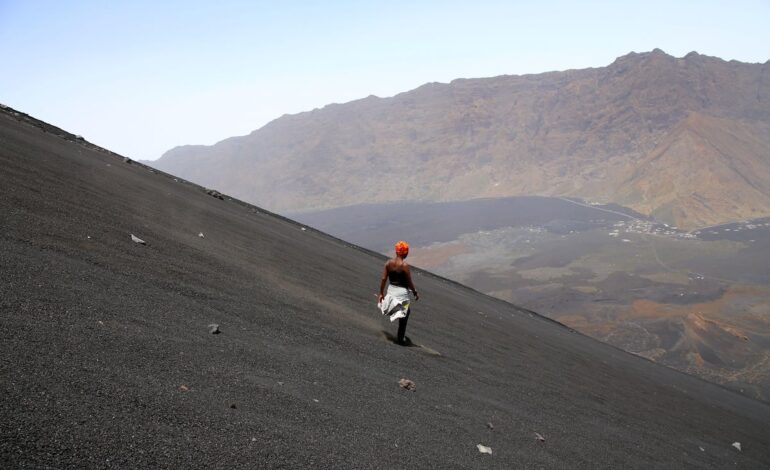 Encuentros con la naturaleza en Cabo Verde: ver tortugas, practicar snowboard en dunas o caminar por un volcán | Lonely | El Viajero