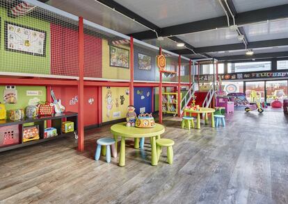 Habitación para niños del hotel Gran Luna en Granada.