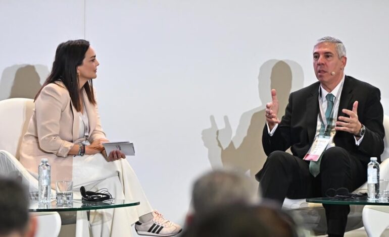 Indra dice tener en el radar una veintena de empresas para futuras compras