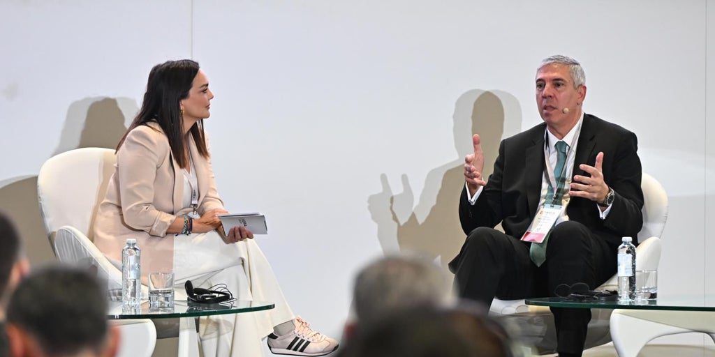 Indra dice tener en el radar una veintena de empresas para futuras compras