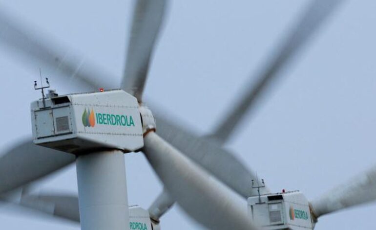 Los «ultrarricos» que ataca Sánchez generan la mitad de la electricidad renovable en España