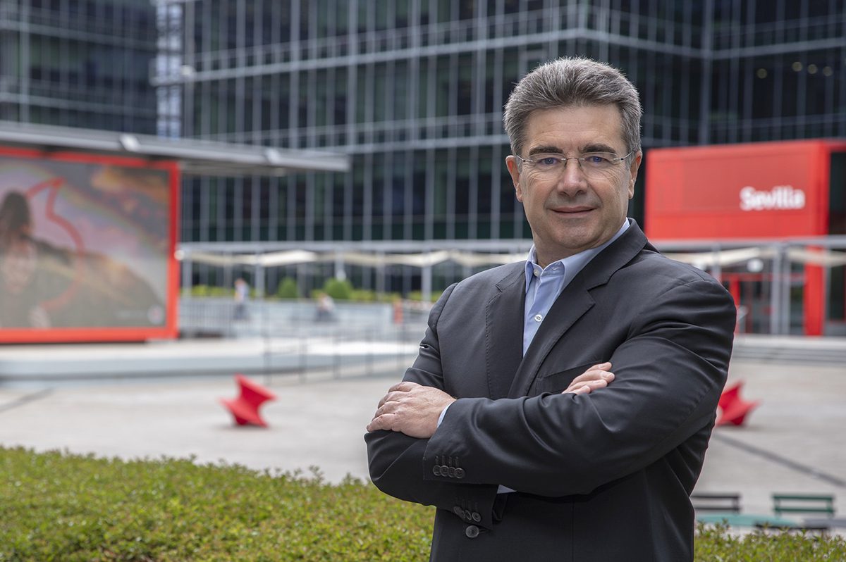 sorprende a miles de españoles con un cambio de estrategia