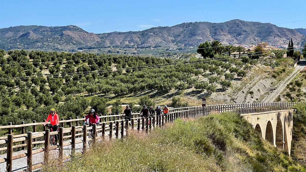 En bici por el valle del Almanzora: 142 kilómetros de la granadina Baúl a la murciana Almendricos | El blog de viajes de Paco Nadal | El Viajero