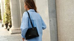 No es francés, está en la parte inferior de la biscasse: la firma de las bolsas con una flecha que barre (y para la que se alinean)