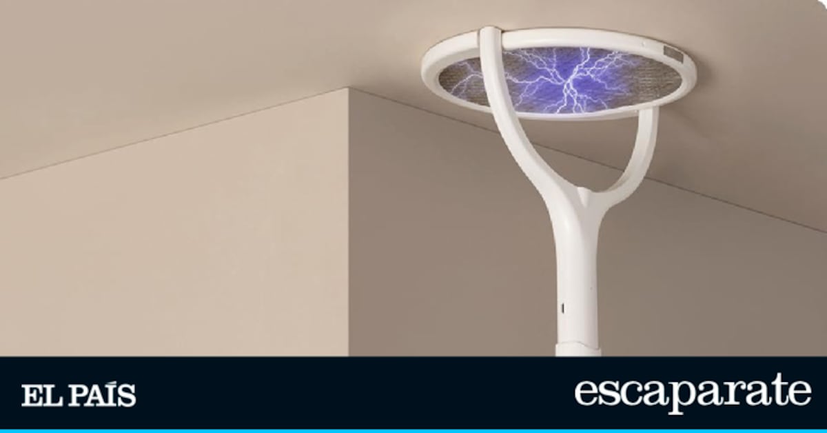 La raqueta eléctrica que fulmina a los mosquitos del techo con solo alargar el brazo | Estilo de vida | Escaparate