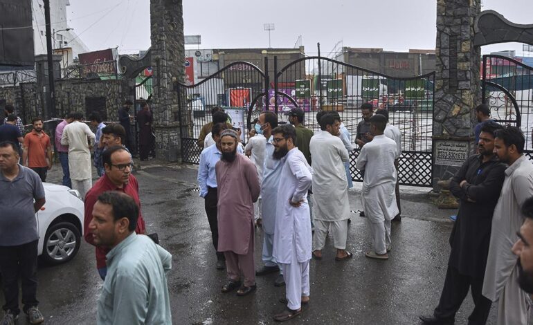 INDIA ATACA PAKISTÁN, al minuto