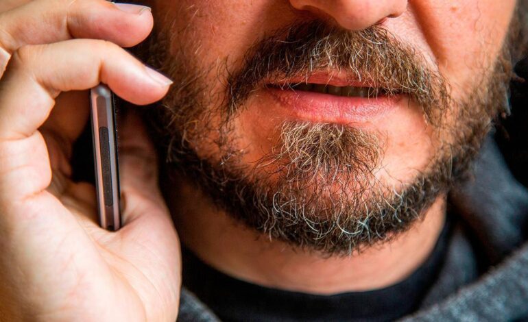 La empresa puede exigir a un empleado que le dé su número de teléfono y email si quiere teletrabajar