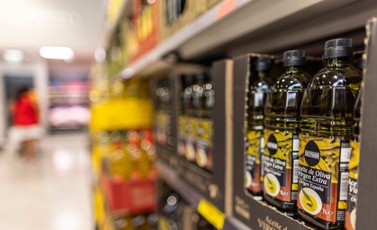 Los precios en origen del aceite de oliva se hunden