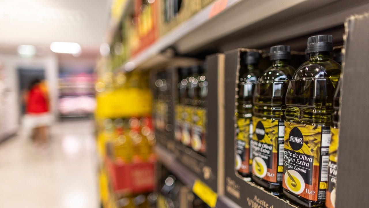 Los precios en origen del aceite de oliva se hunden