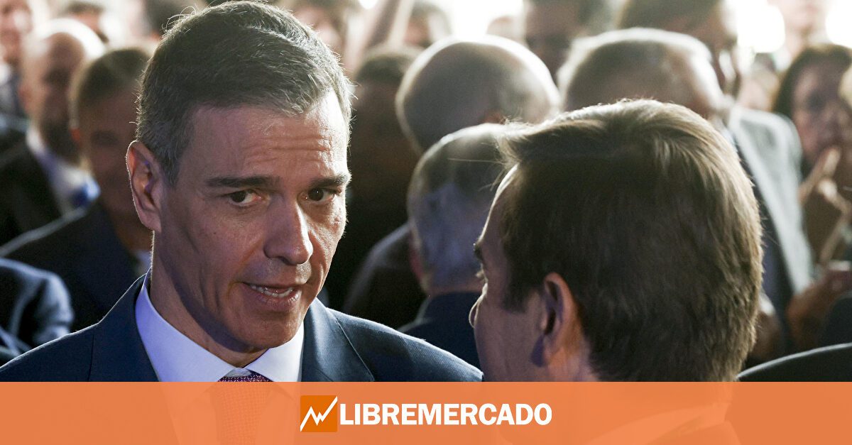 Chapuza del Gobierno en la consulta pública de la OPA del BBVA: se puede falsear el DNI y firmar por personajes famosos