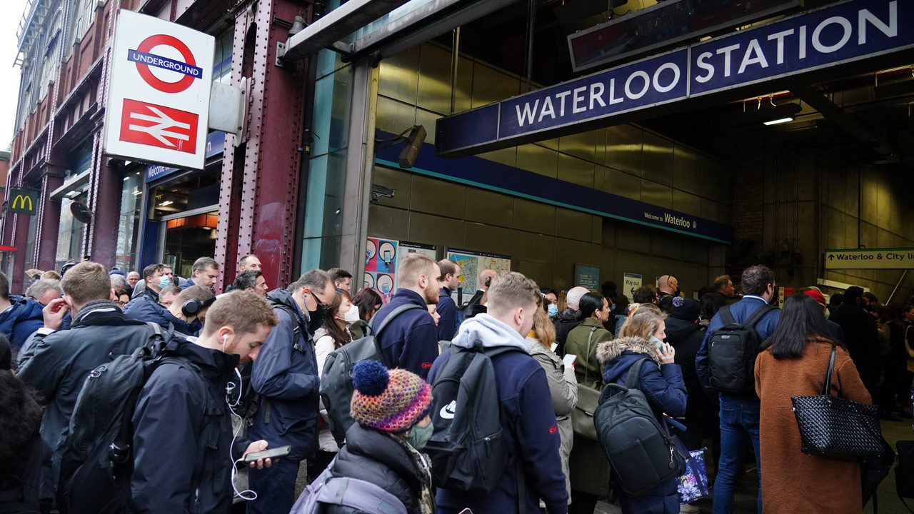 Un apagón en Londres provoca el cierre de varias líneas de metro