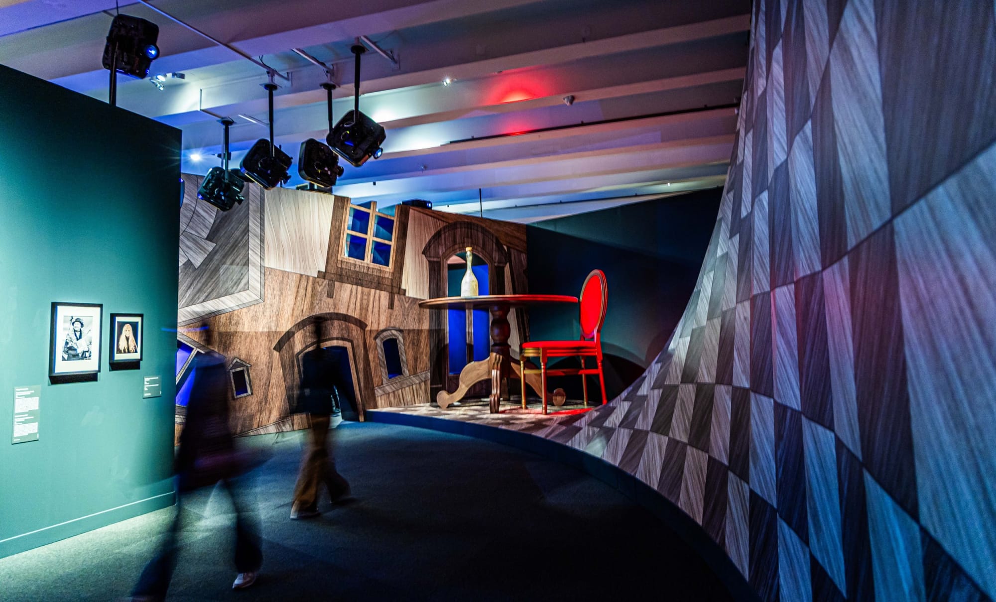 Los sorprendentes mundos de Lewis Carroll conquistan Madrid