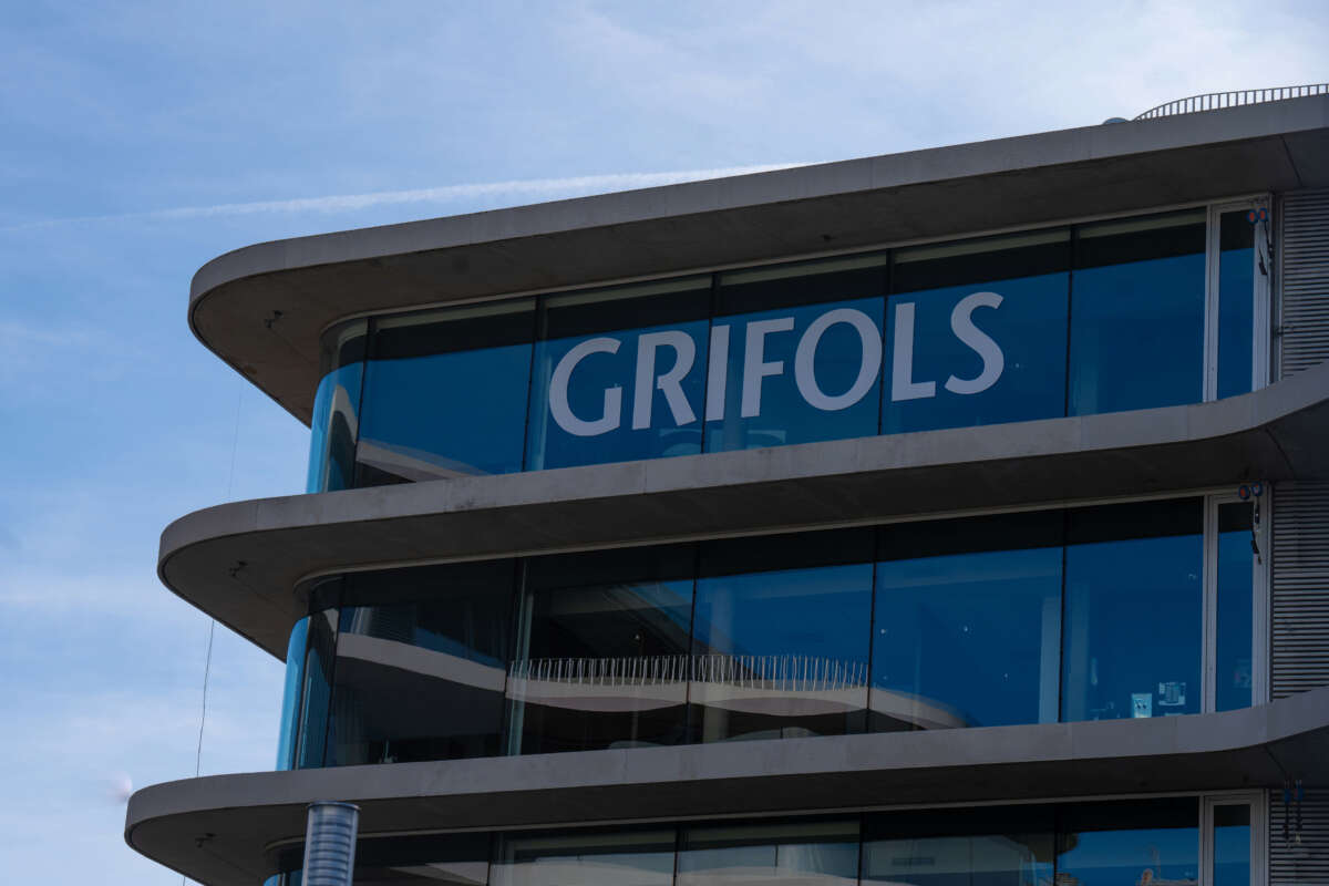 Grifols somete a votación un plan de incentivos por 9,3 millones que excluye a su CEO, Nacho Abia