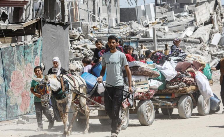 Israel castiga a Gaza con nuevos ataques que elevan a más de 300 los muertos desde el miércoles