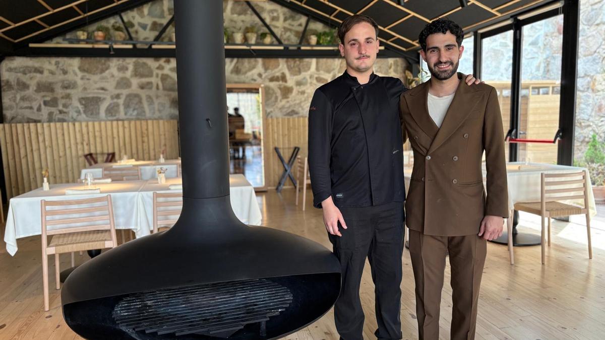 Diego Sanz y Adri Abella (ex de Noma y Disfrutar), en la casa de Adolfo Suárez