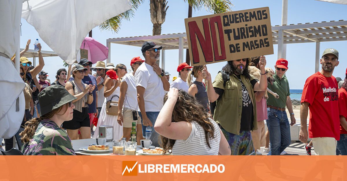 Hartazgo entre los turistas ingleses por las manifestaciones en Canarias: «Nos iremos a las Islas Griegas»