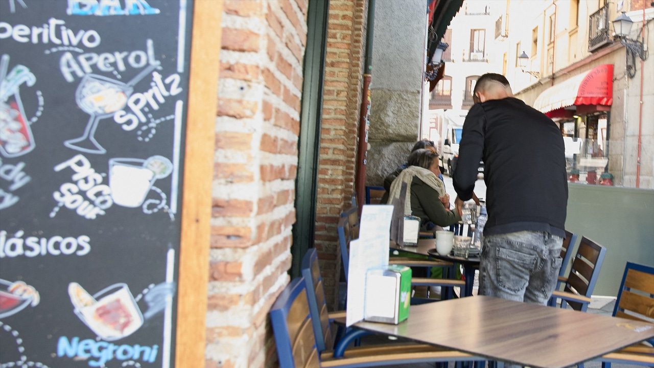 España suma 230.993 afiliados en abril gracias a la Semana Santa y el paro cae a los 2,51 millones, su cifra más baja en 17 años